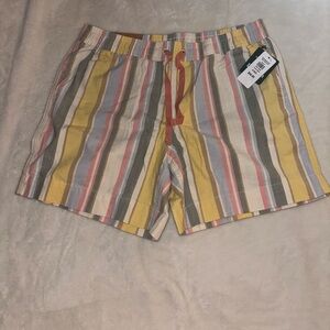 woman’s size 8 L.L. Bean new with tags shorts